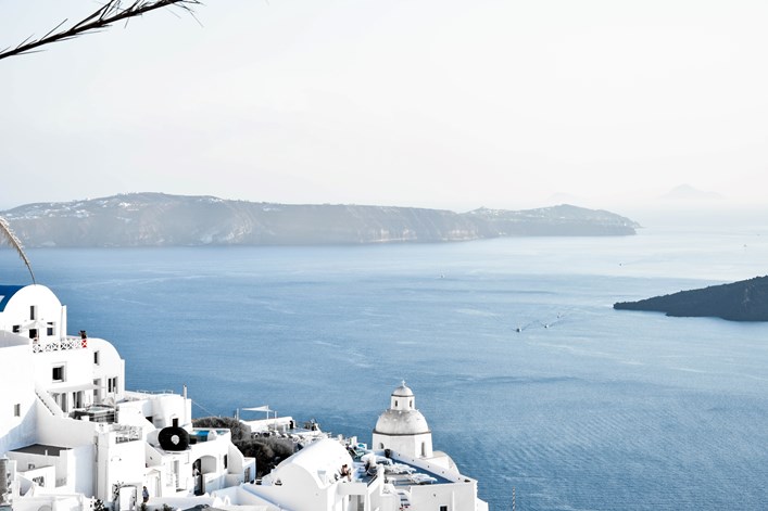 Santorini Artiom Vallat Rfxk Ea9pme Unsplash Edit Nobranch