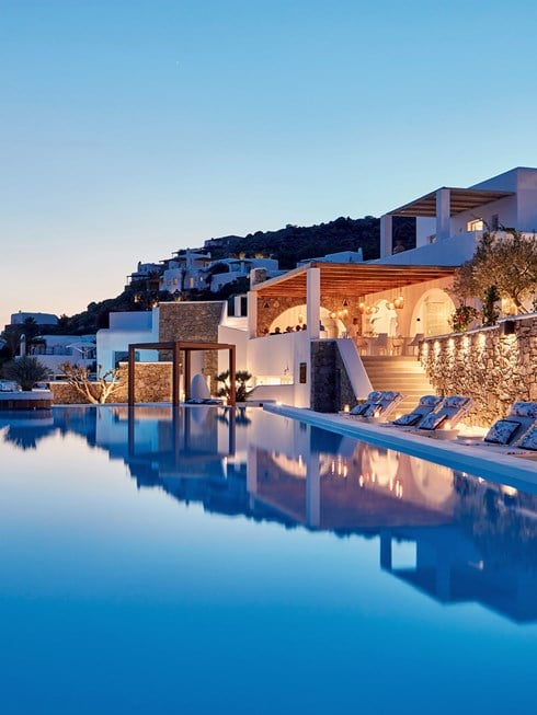 Discover the Ultimate Luxury: 11 Top-rated Hotels in Oia, Santorini in 2024 - Katikies Santorini: Experiencing luxury and tranquility