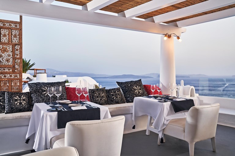 Mikrasia Restaurant Santorini 00641 2021
