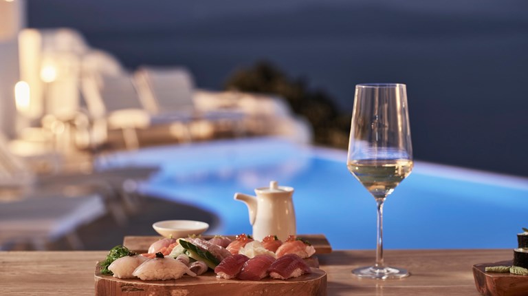 SELTZ Champagne Bar Restaurant Santorini 00165 2021