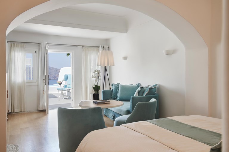 Katikies Kirini Hotel Santorini Honeymoon Suite 0053