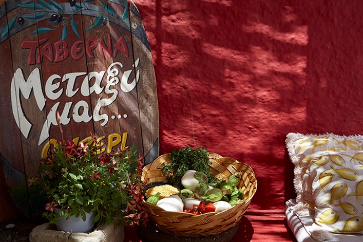 Katikies Hotels Grecee Santorini Taste Santorini Metaxi Mas ELEF9149