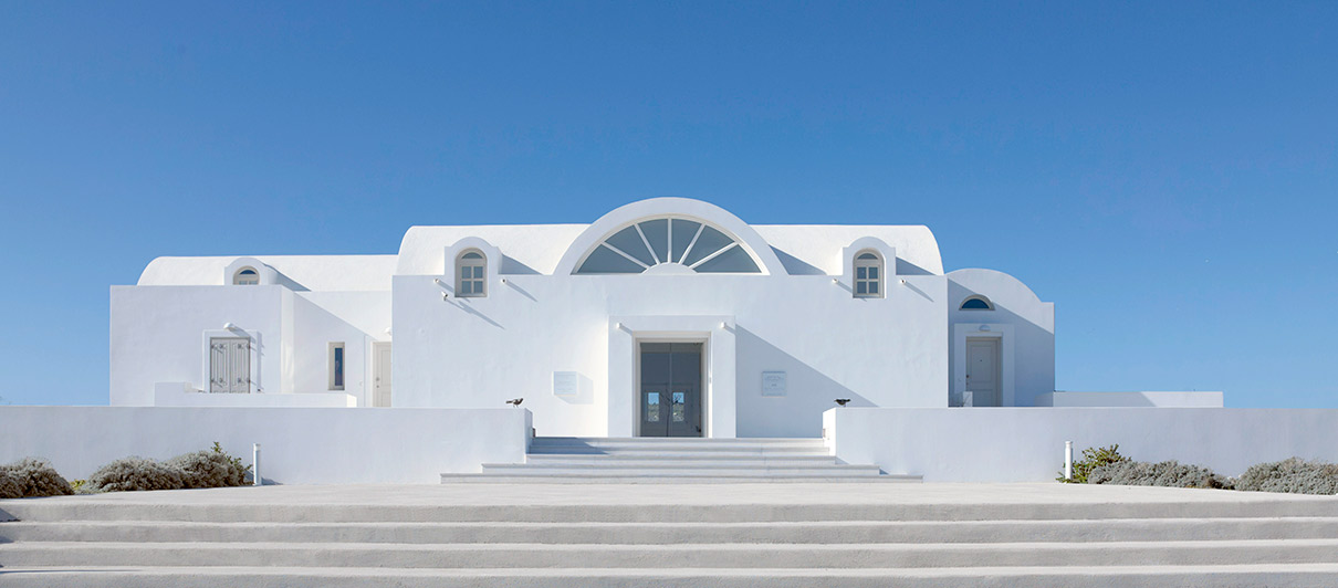 Katikies Hotels Grecee Shopping 01 AK Asimis Kolaitou Art Gallery