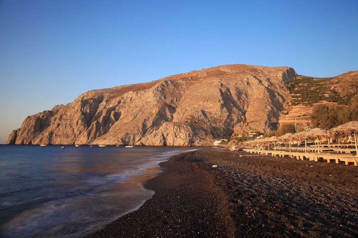 Katikies Hotels Grecee Shorelines And Beaches Of Santorini Kamari Beach