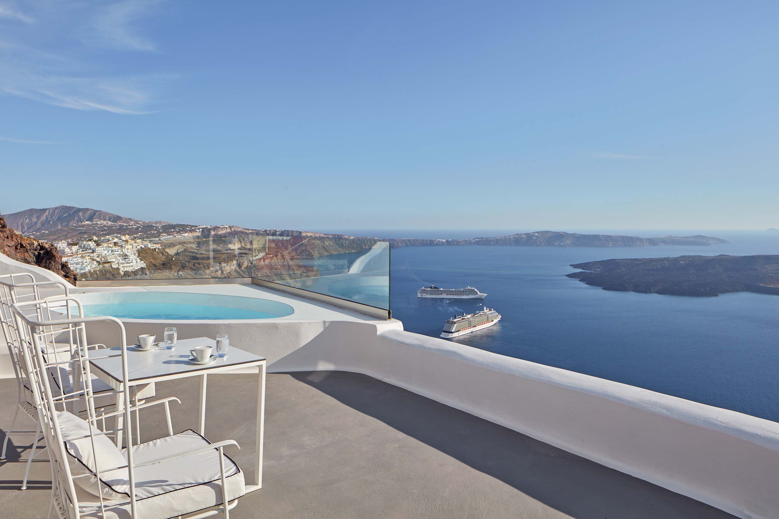 Katikies Chromata Santorini Infinity Pool Suite