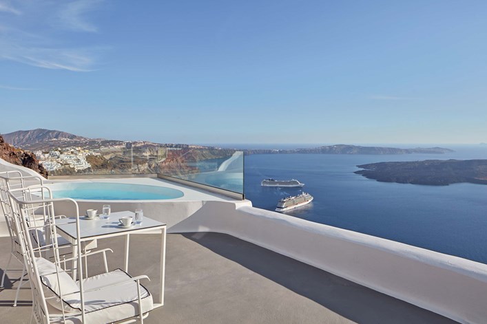 Katikies Chromata Santorini Infinity Pool Suite