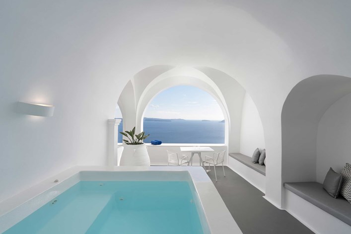 Villa Suite With Open Air Jetted Tub 01