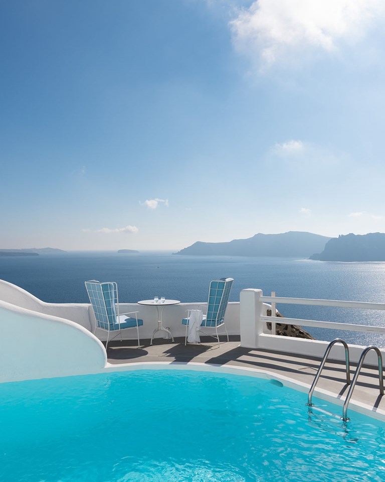 Katikies Kirini Master Suite 01