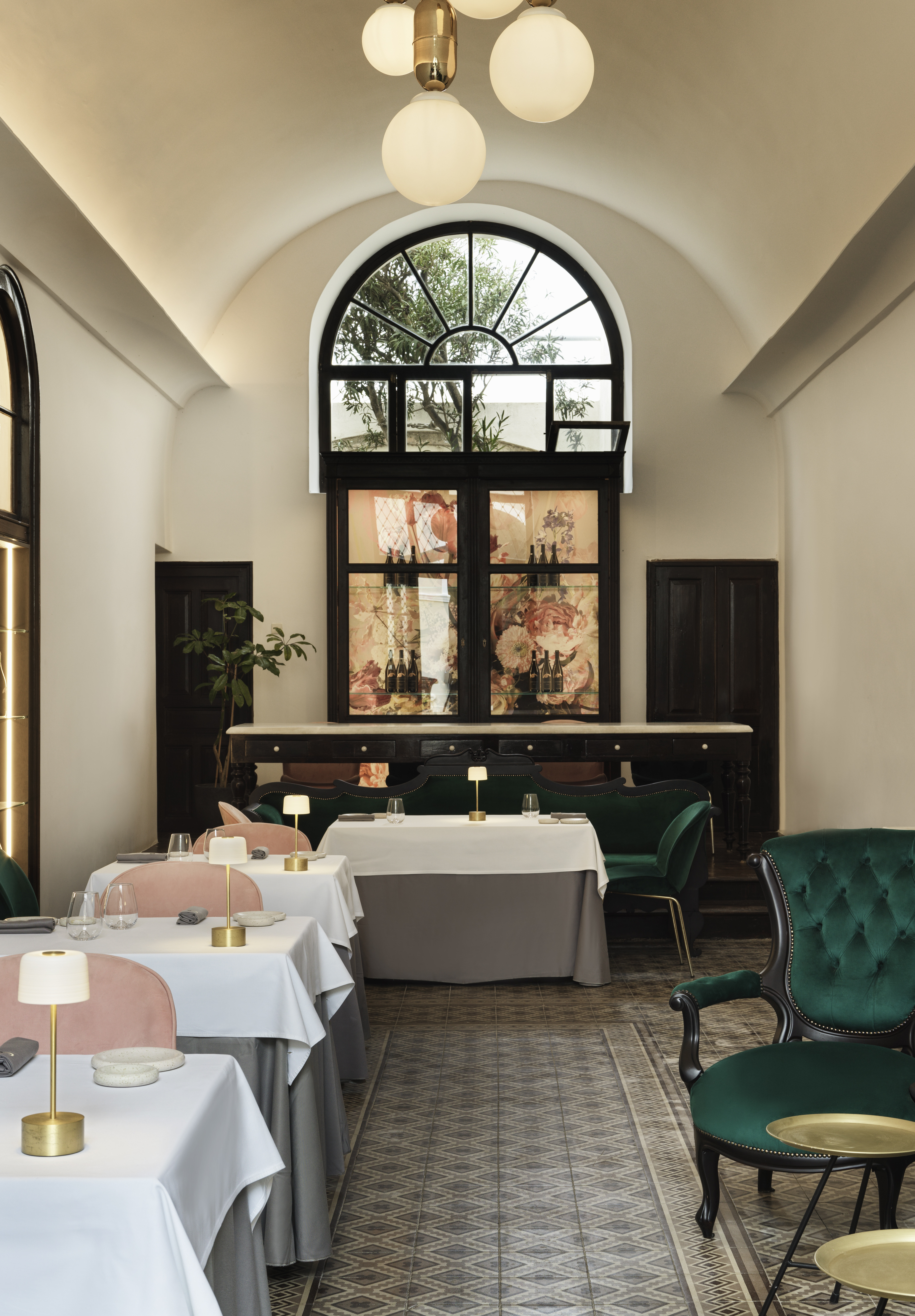 Katikies Garden 5268