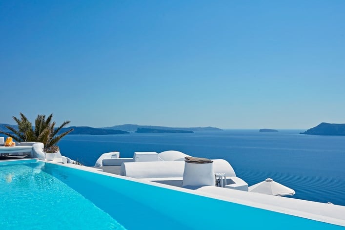 01 05 Katikies Luxury Hotel Santorini Pool