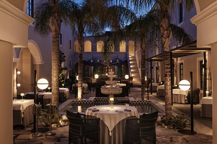 Katikies Garden 5161