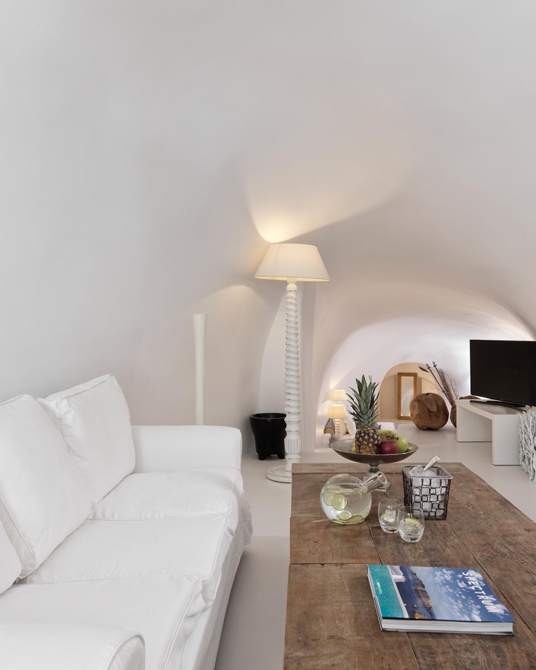 Katikies Chromata Santorini Villa 4500