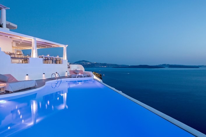 SELTZ Champgane Bar Restaurant Santorini 34